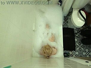 Annie Archer Hanging Bag And Shower Scene