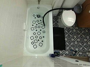 Annie Archer Hanging Bag And Shower Scene