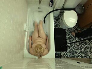 Annie Archer Hanging Bag And Shower Scene