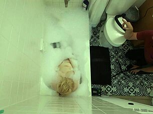 Annie Archer Hanging Bag And Shower Scene