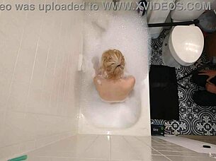 Annie Archer Hanging Bag And Shower Scene