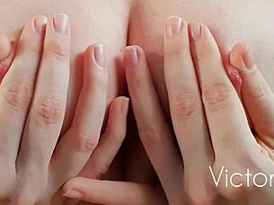 Victoria wet - plays with nipples 😍