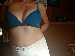 I Pose Naked as Amateur Asian College Girl