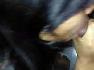 Chava Mostrando Las Nalgas En Tanga Y Abriéndose El Culo