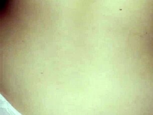 Chava Mostrando Las Nalgas En Tanga Y Abriéndose El Culo