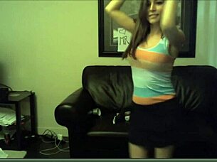 Alinity dances sexy to Shakira with bouncing tits