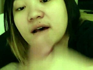 My asian gf sucking my dick 😍