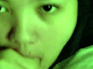 My asian gf sucking my dick 😍