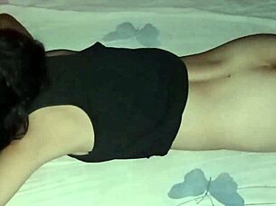 desperté a la empleada doméstica para sexo, disfrutamos mucho follando su coño casero