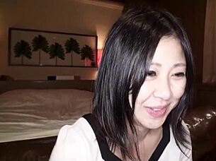 Yoko Kuroki wants to cum hard in anal