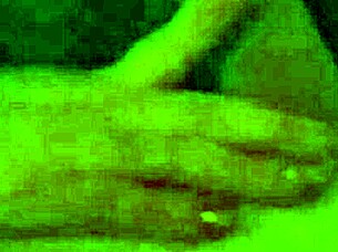 Dychtivě cucá jeho pulzující čurák v intenzivním kouření!