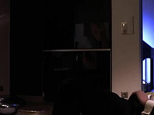 megan rain performs her show with extras