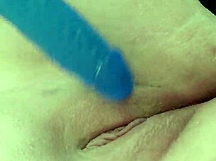 I playing with my new dildo cleverly