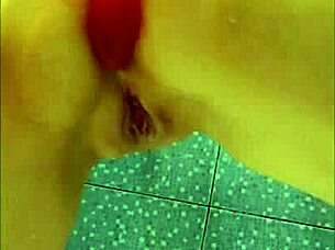 Amateurs give homemade handjobs in bath compilation