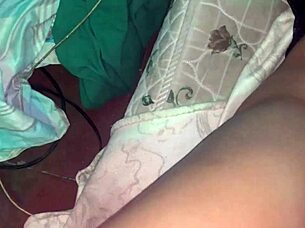 this argentinian latina's sweet shaved wet pussy gets a good fucking 😏🍑