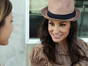 Lisa Ann and Keisha Grey dive into pussies