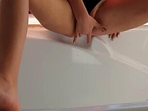 i squirted so hard in front of the window, wet and extrem