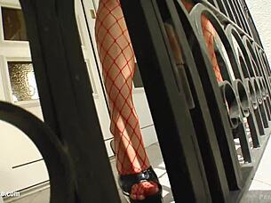 Bahot dard ho raha hai, apne dost ki bahan ko study ke time randi banakar choda?