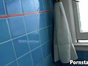 arabelle, how does this first lesbian date feel?