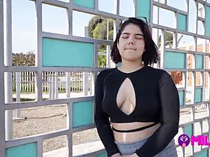 Jade sweet es sumisa y quiere ser tratada como perra pucta que rico eh mi gente sigan viendo.