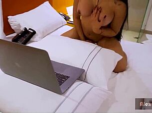 stepsister caught masturbating 😳