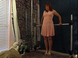 Hotwife unleashes wild pussy dance in homemade video