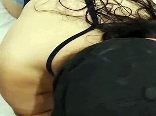 anilindura sucks her boyfriend's cock