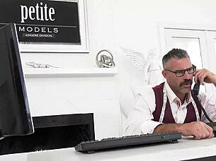 petite ebony avery jane shines at agency audition