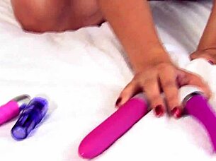 Claire performs solo in HD.