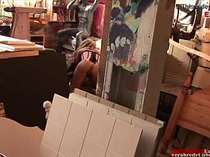 I love watching this hübsche blonde babe get a doppelten cumshot on her big tits.