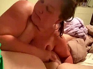 BBW wife sucking and showing pussy 😍