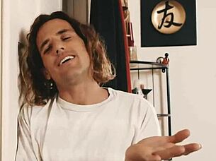 kylie rocket gets surfs up lightly with big cock.