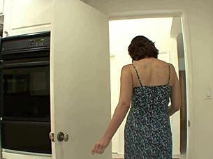 Mia Malkova licks Veronica Snow's twat in bed 😍