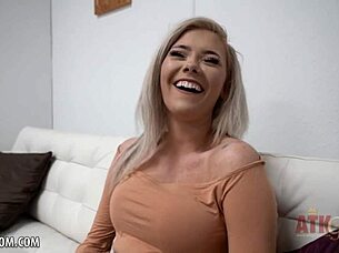 Hayden Hooper Shows Off Her Luscious Body In Solo Masturbation