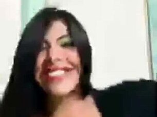 Melany Noa Premiando A Sus Seguidores