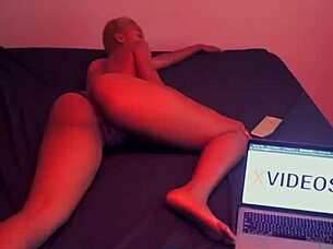 sexy ebony twerking to moneybagg yo beat