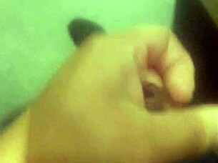 Hei, aku lancap pepek sekarang, nak tengok macam mana basah?