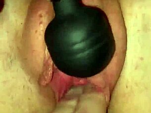 i make my wet pussy splash