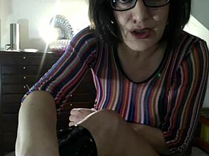 olga, the russian milf, squirts on the machine and mops the floor