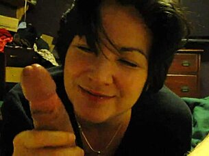lauren straub gives homemade blowjob in part 1
