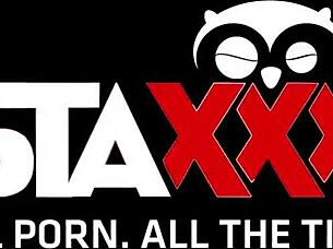 Sexy blondes cum in hot anal threesome