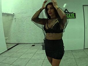 Did Bella Ferrari fuck everyone at Ted's mansion party?