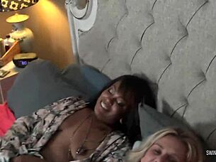 Hot Amateur Lesbians Masturbate And Lick Pussy