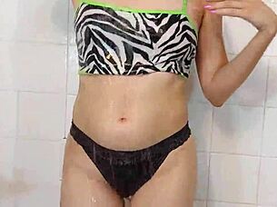 Petite 18+ Babe Cumming Through Panties In Shower