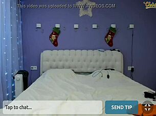 big tits curvy babe masturbates with dildo on webcam, oh yes!