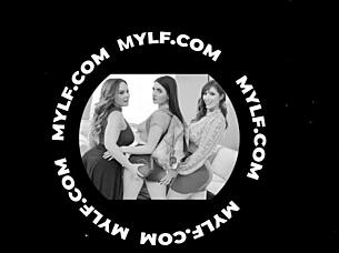 Stepmom Gets Naughty For Dick! Oh Yes!