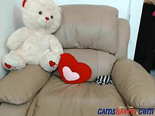 amateurs on webcam showing off their big boobs