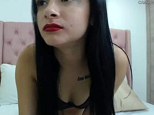 Sexy cam girl in black top will turn you on