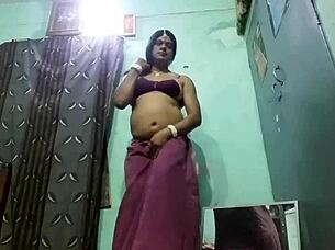 Indian shemale Kanchan Sahoo removing her saree, what next?