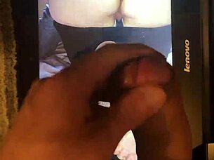 i masturbate excitedly to hotcoupler69er and cum on her feet